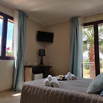 לינה וארוחת בוקר Raggi Di Sole 3*