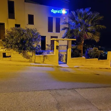 Raggi Di Sole Bed & Breakfast 3*