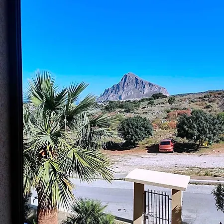 Raggi Di Sole קוסטונאצ'י
